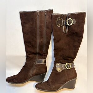 Aerosoles Wonderling Women's Brown Expandable Suede Wedge Buckle Boots